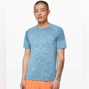 Mens Lululemon Metal Vent Tech Short Sleeve light blue size large EUC